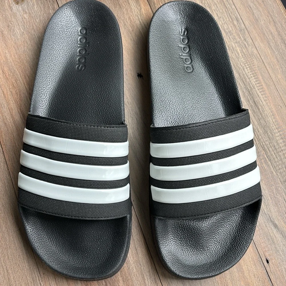 Men’s Adidas flip flops slippers slides